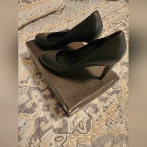 Cole Haan shoes women's heels "Violet air pump 90 black textured" heels size 8.5